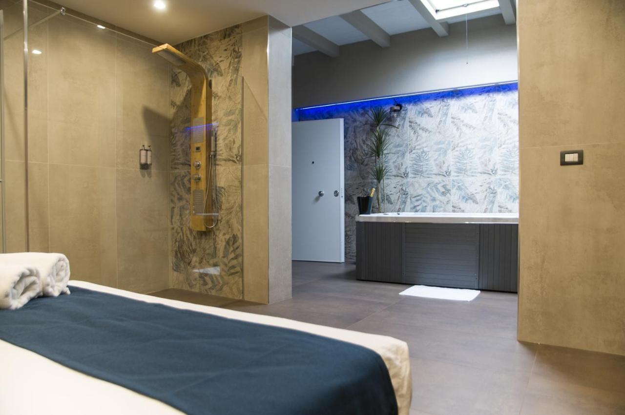 Suite 18 Luxury Apartments Bari Exterior photo