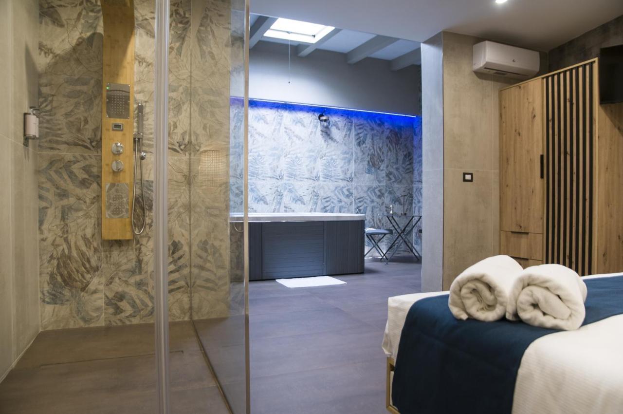 Suite 18 Luxury Apartments Bari Exterior photo