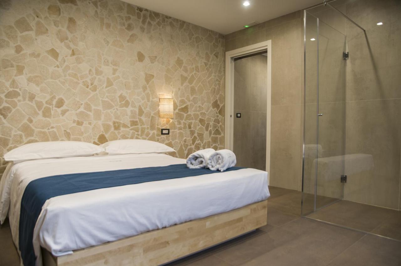 Suite 18 Luxury Apartments Bari Exterior photo