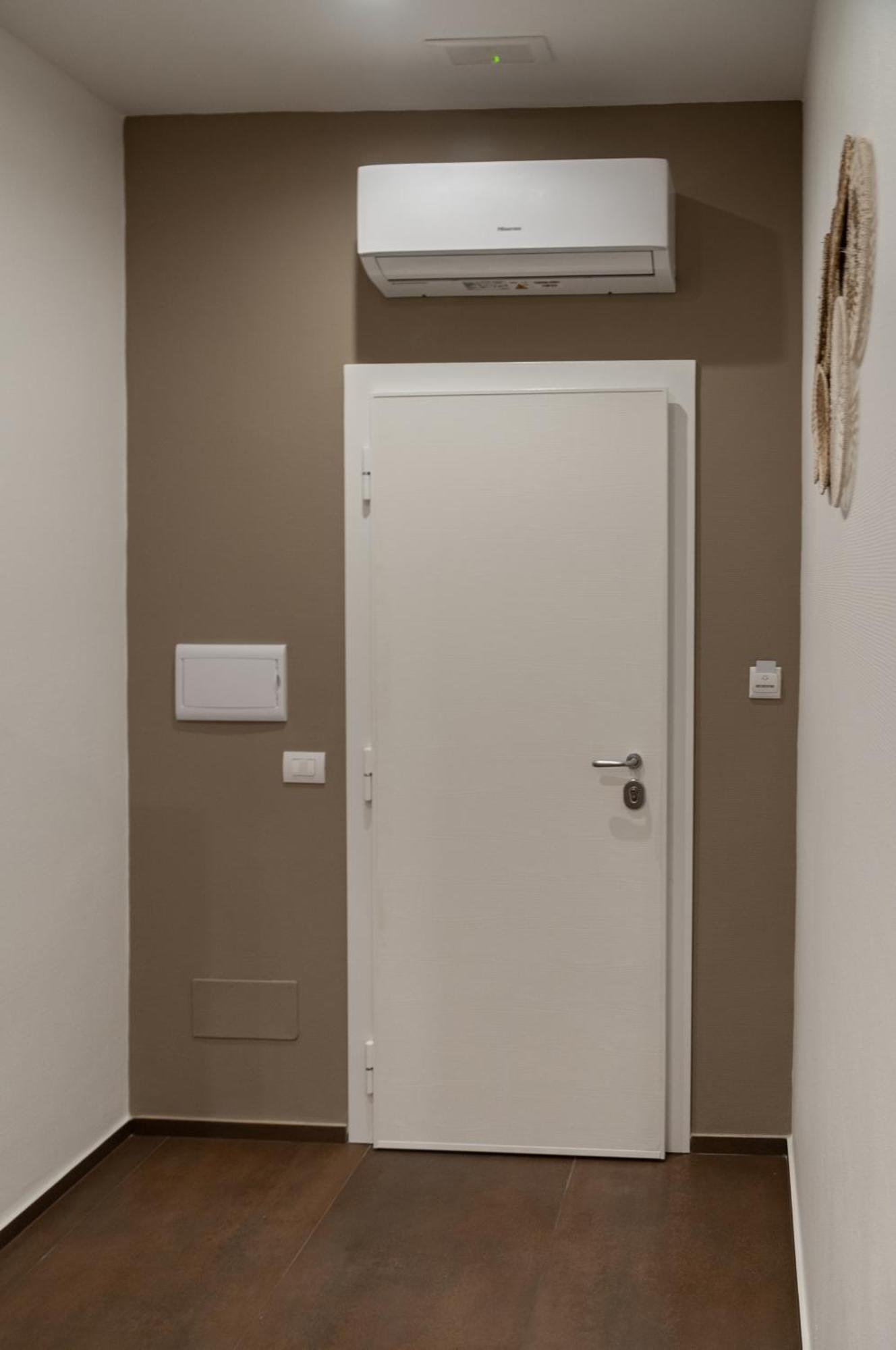 Suite 18 Luxury Apartments Bari Exterior photo
