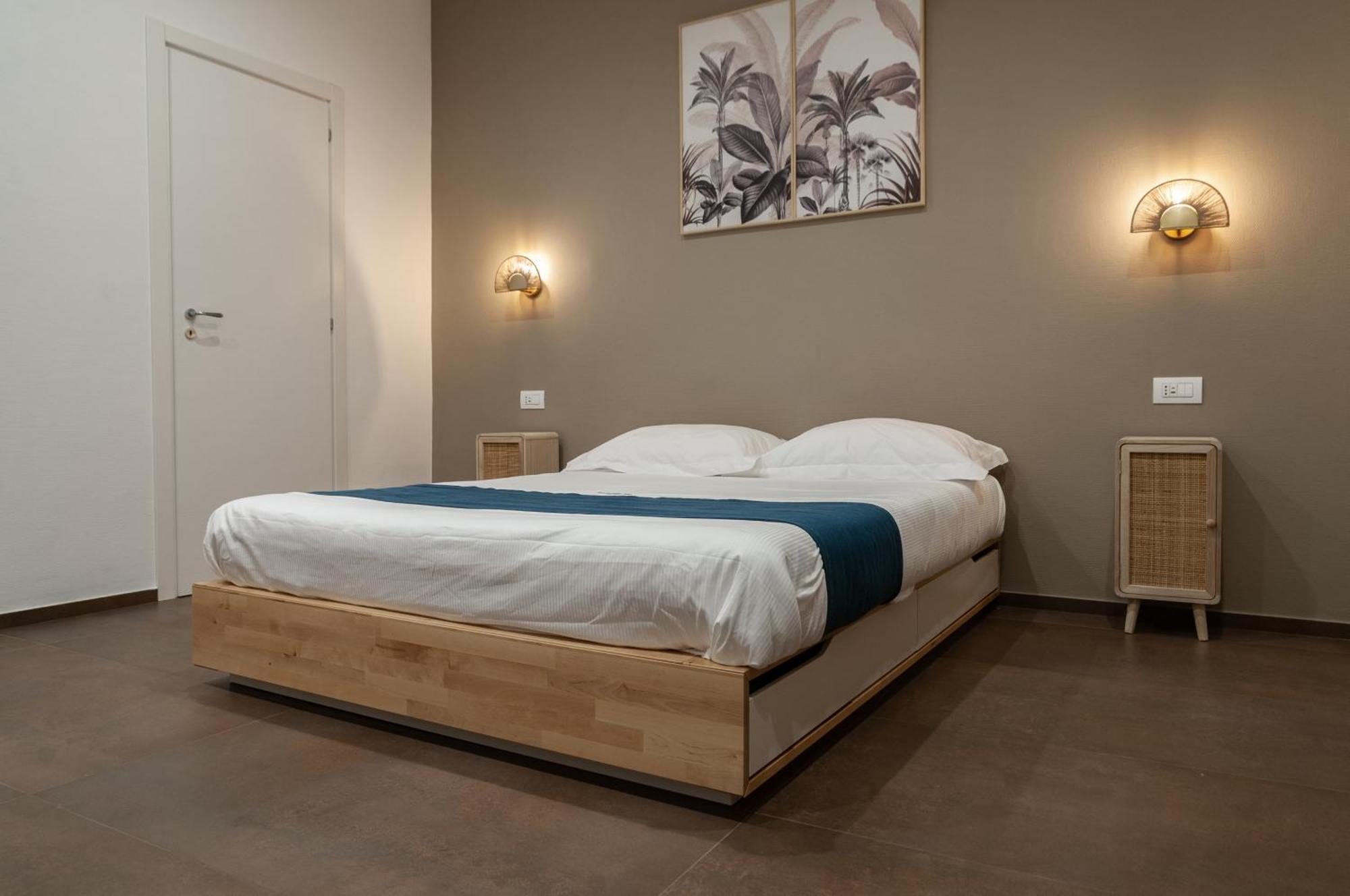 Suite 18 Luxury Apartments Bari Exterior photo